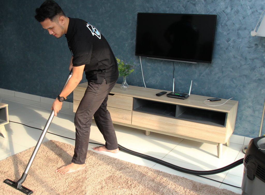 Carpet Cleaning Tips Professionals Use to Get Stains Out